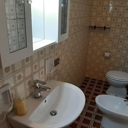 Villamuna 招待所 3*